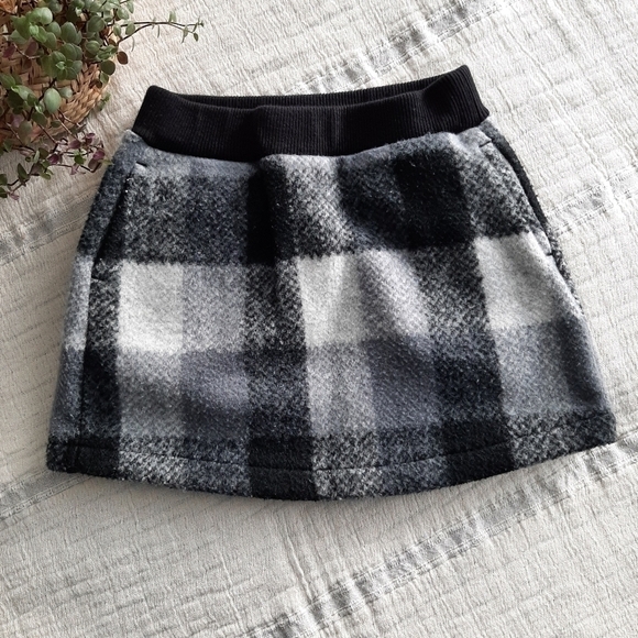 𝅺UNIQLO plaid fleece skirt size 4 - Picture 1 of 5